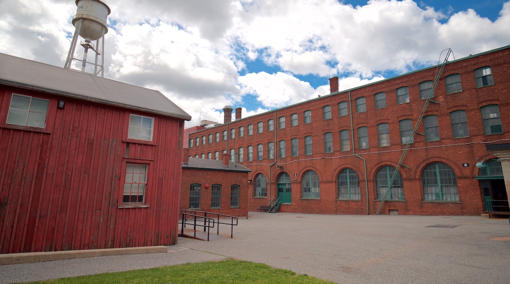 Thomas Edisonin koti featuring perintökohteet