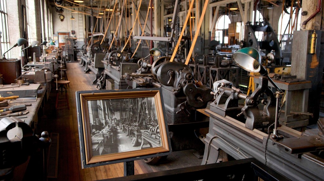 Site historique national Thomas Edison qui includes art, vues intérieures et patrimoine historique