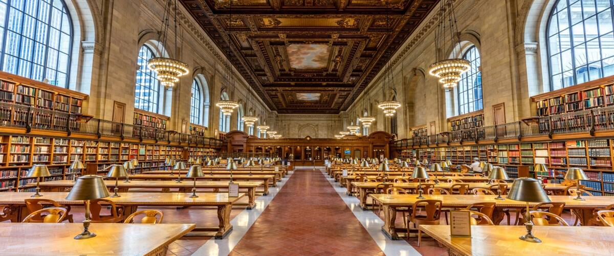 Biblioteca Pública de Nueva York mostrando vistas interiores y elementos del patrimonio