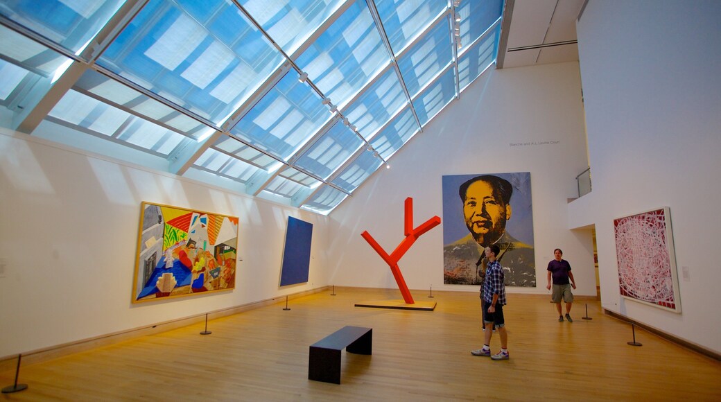 Metropolitan kunstmuseum som inkluderer kunst og innendørs