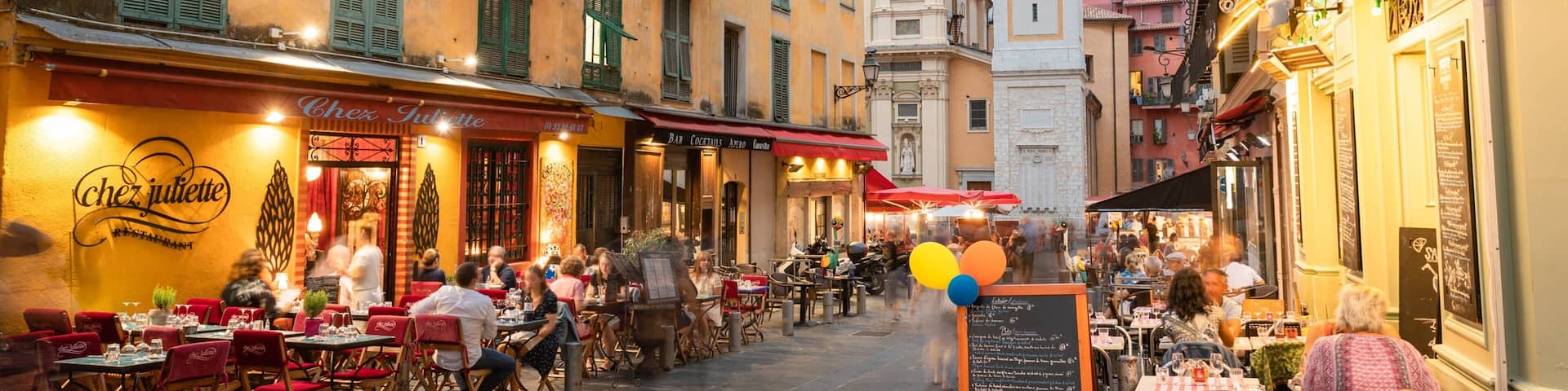 Nice Cathedral showing a city and outdoor eating