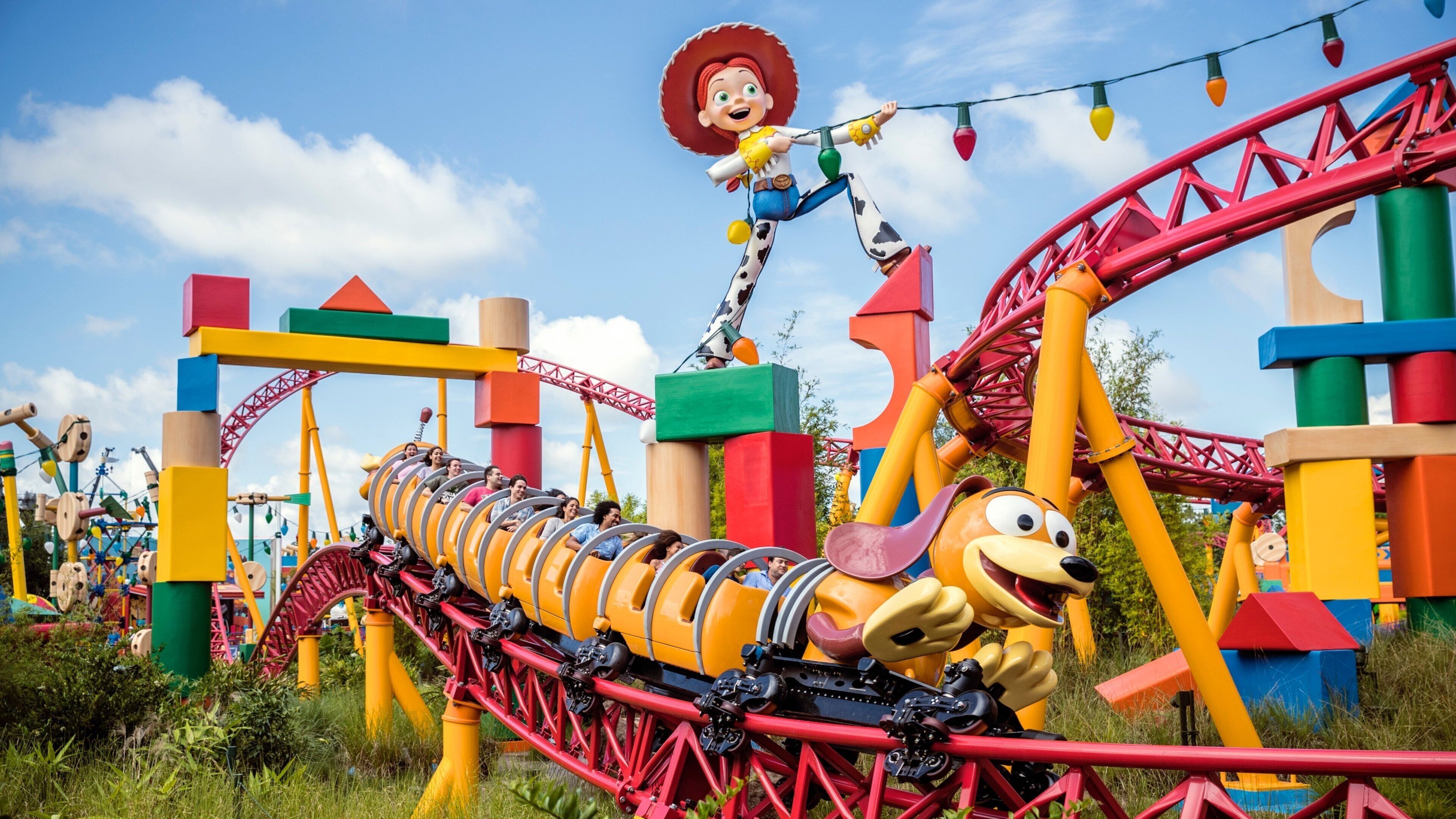 Disney\'s Hollywood Studios® showing rides