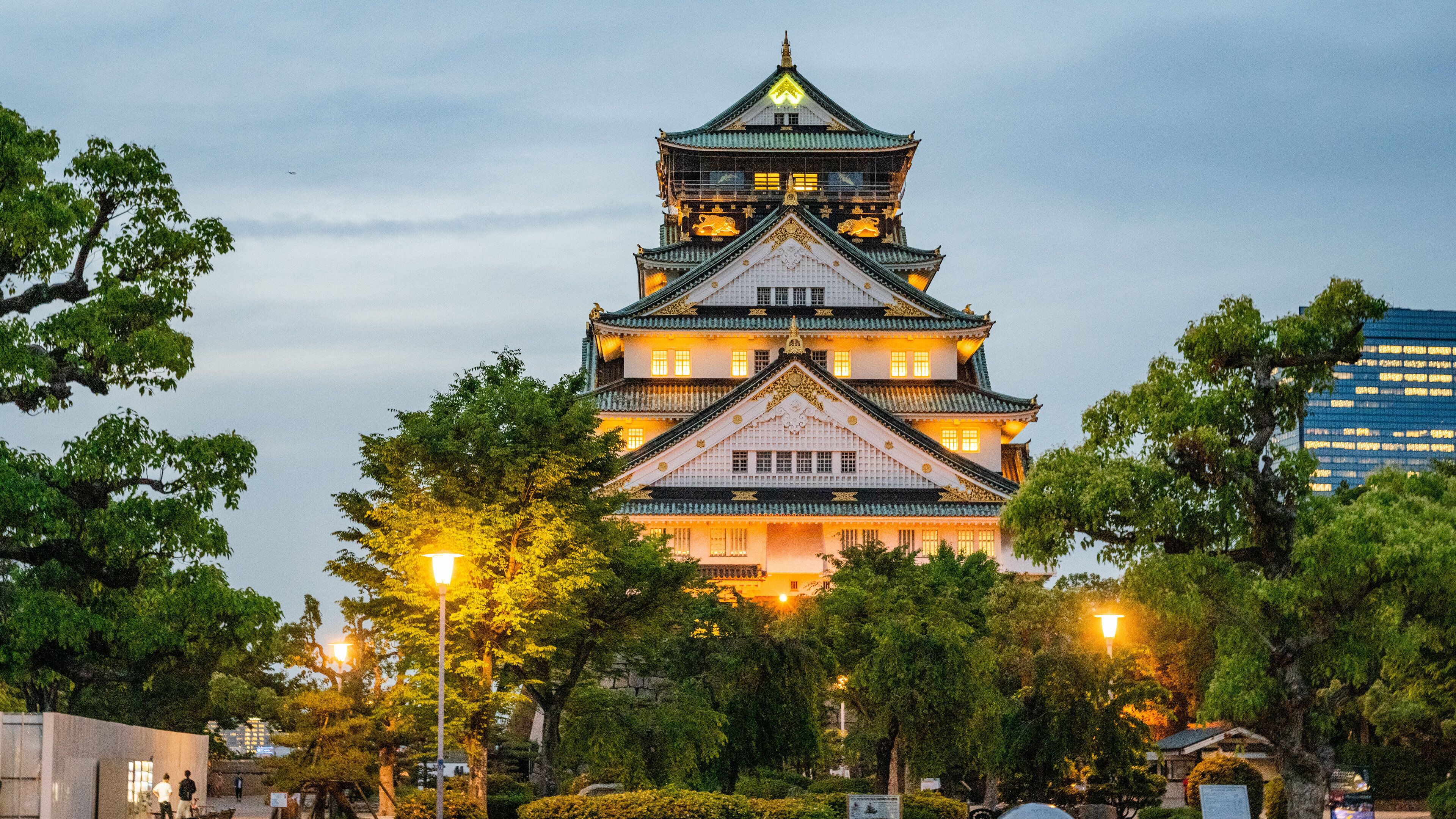 Osaka Castle featuring heritage architecture