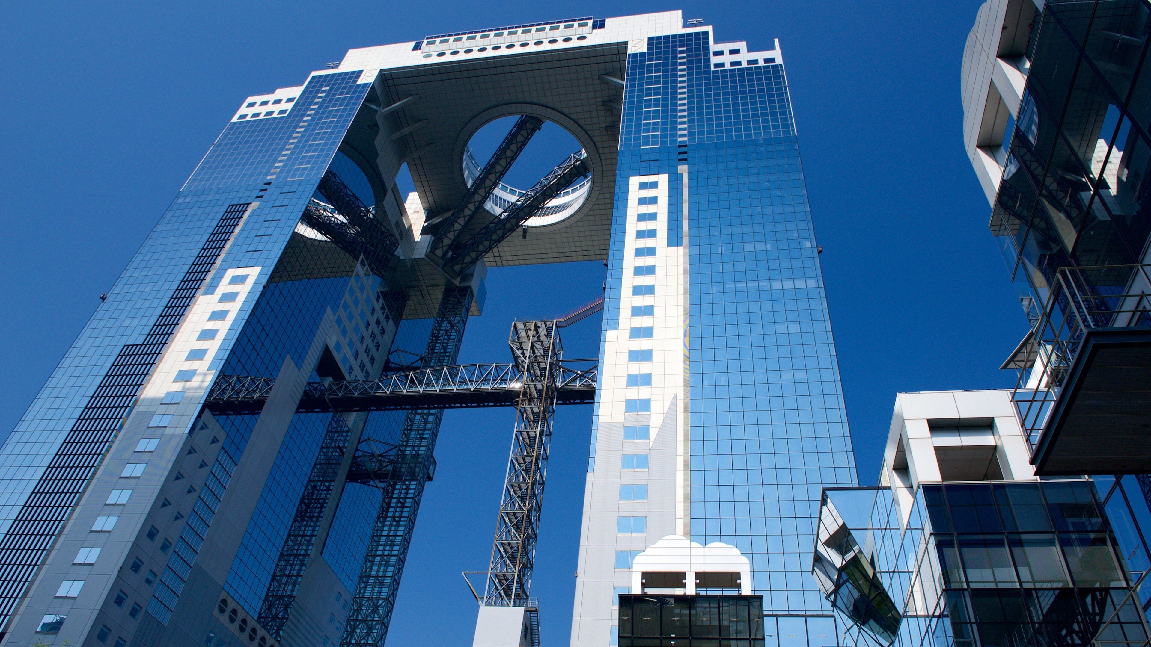 Edifício Umeda Sky mostrando paisagens da cidade e arquitetura moderna