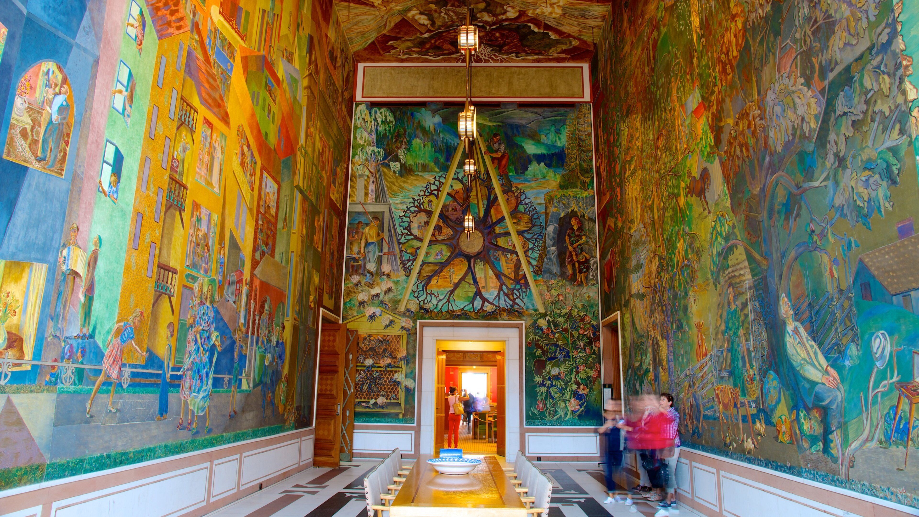 Oslo City Hall showing an administrative building, art and interior views