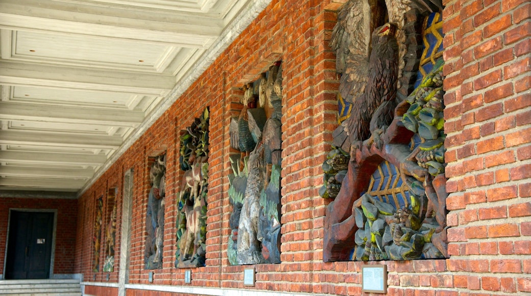 Oslo City Hall showing an administrative building and outdoor art