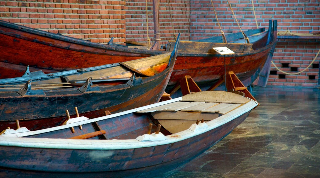 Museu MarĂtimo NorueguĂȘs que inclui vistas internas