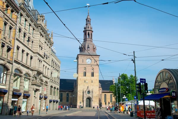 Osloer Dom das einen Stadt, StraĂenszenen und historische Architektur