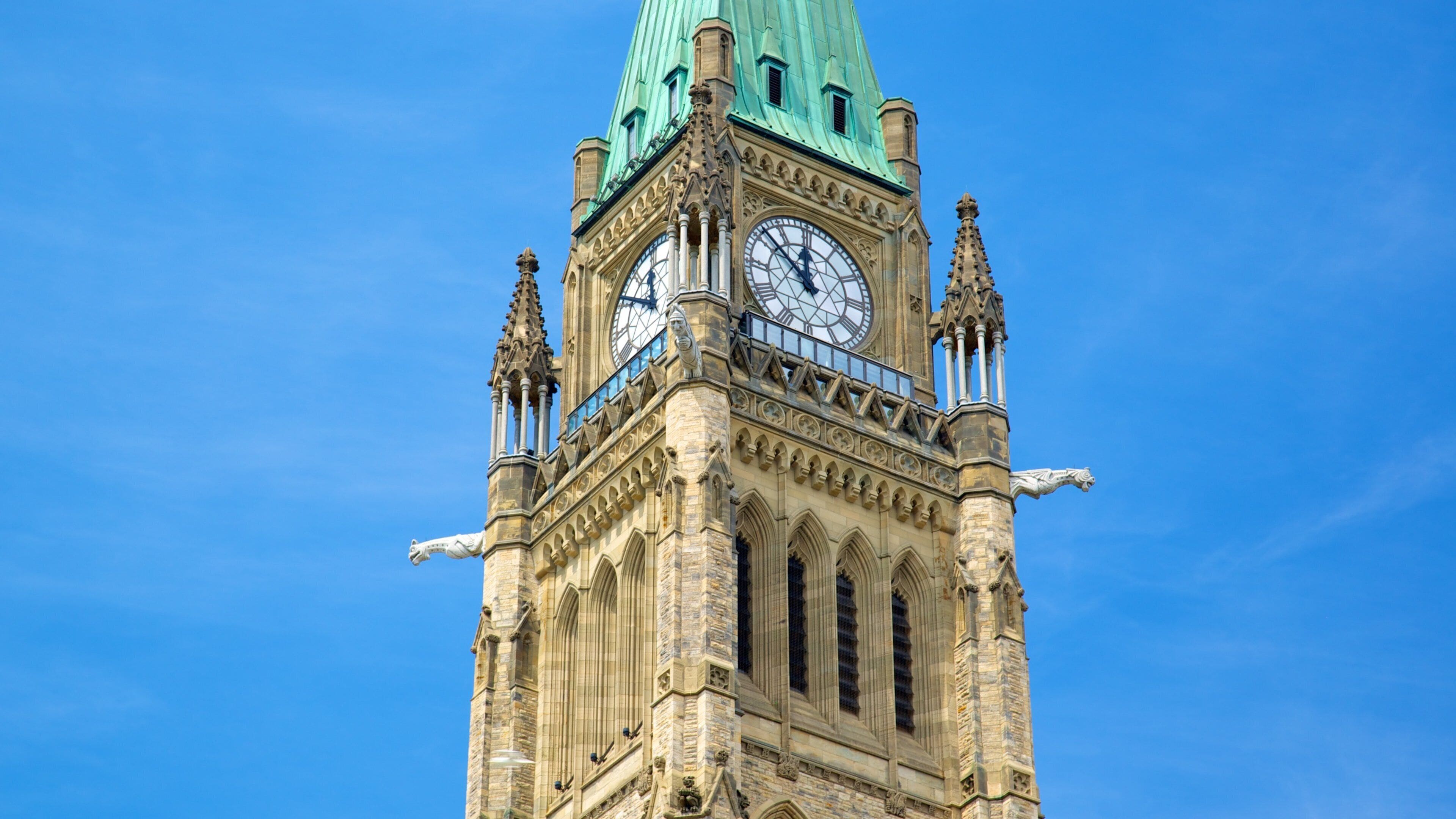 Parliament Hill showing heritage architecture and an administrative buidling