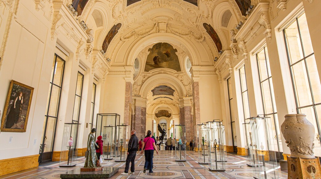 Petit Palais showing heritage elements, interior views and art