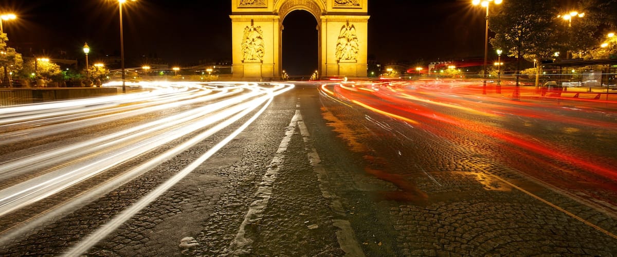 Arc de Triomphe qui includes patrimoine architectural, scènes de rue et scènes de nuit
