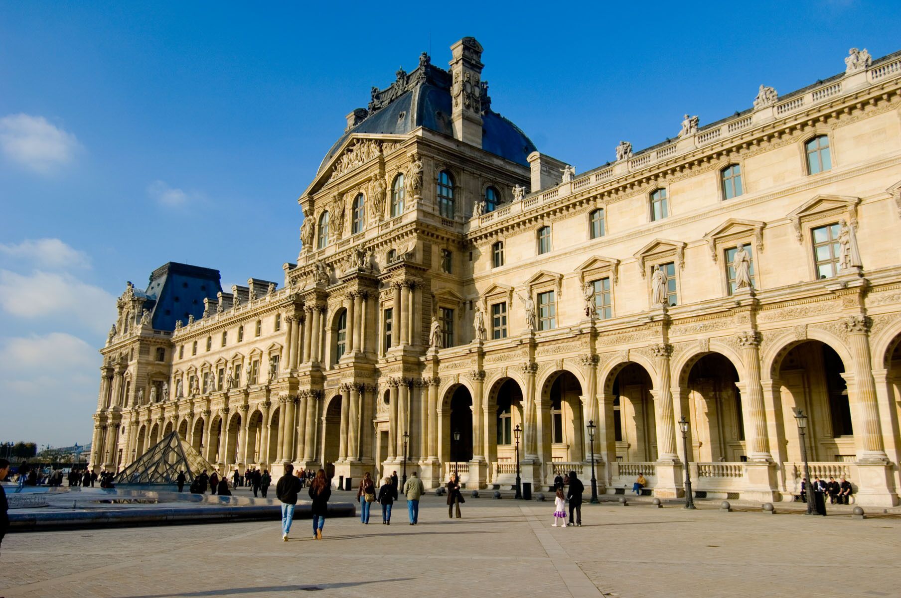 Louvre Museum Tours - Book Now | Expedia