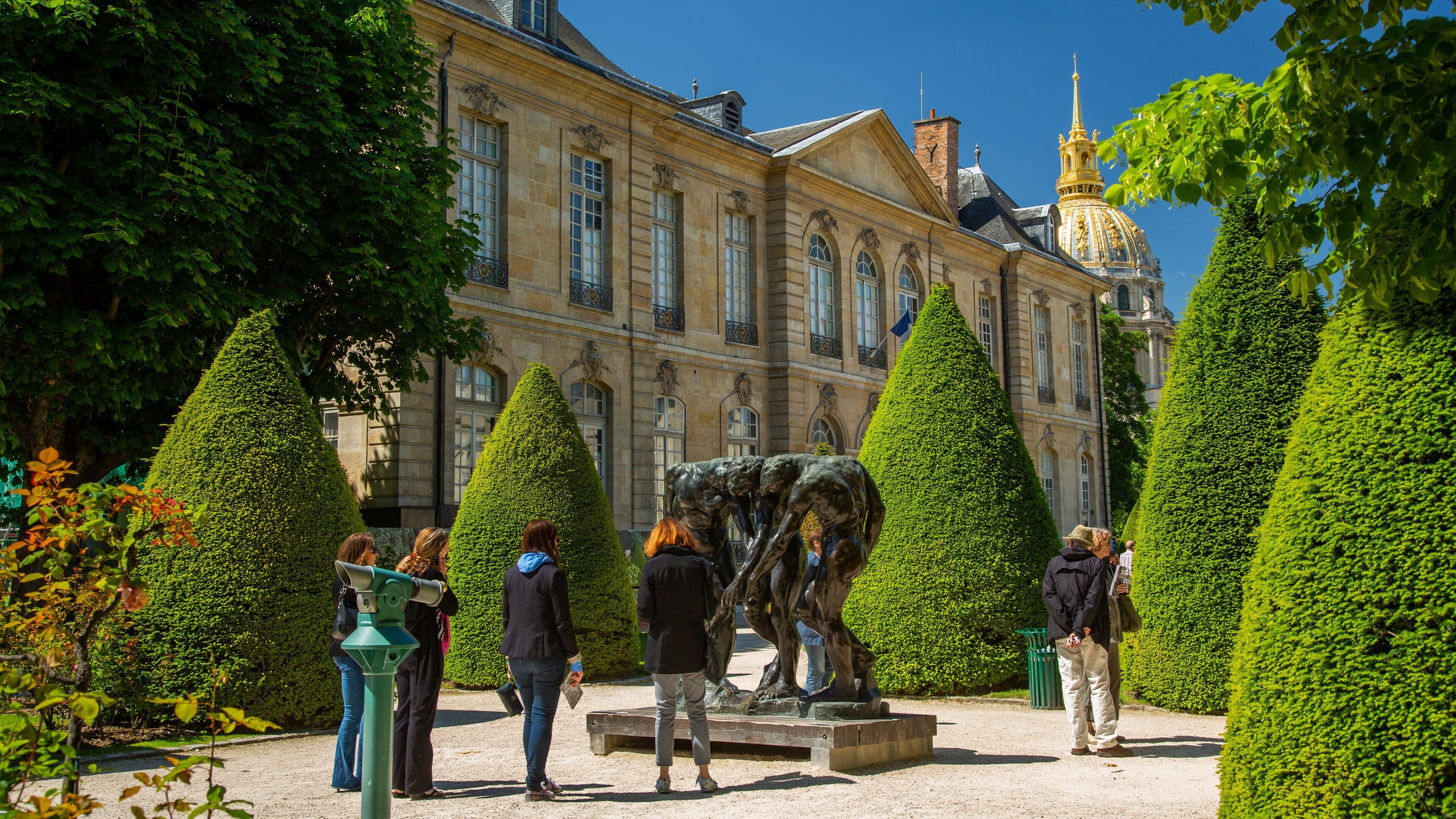 Rodin Museum showing a park, a statue or sculpture and heritage architecture