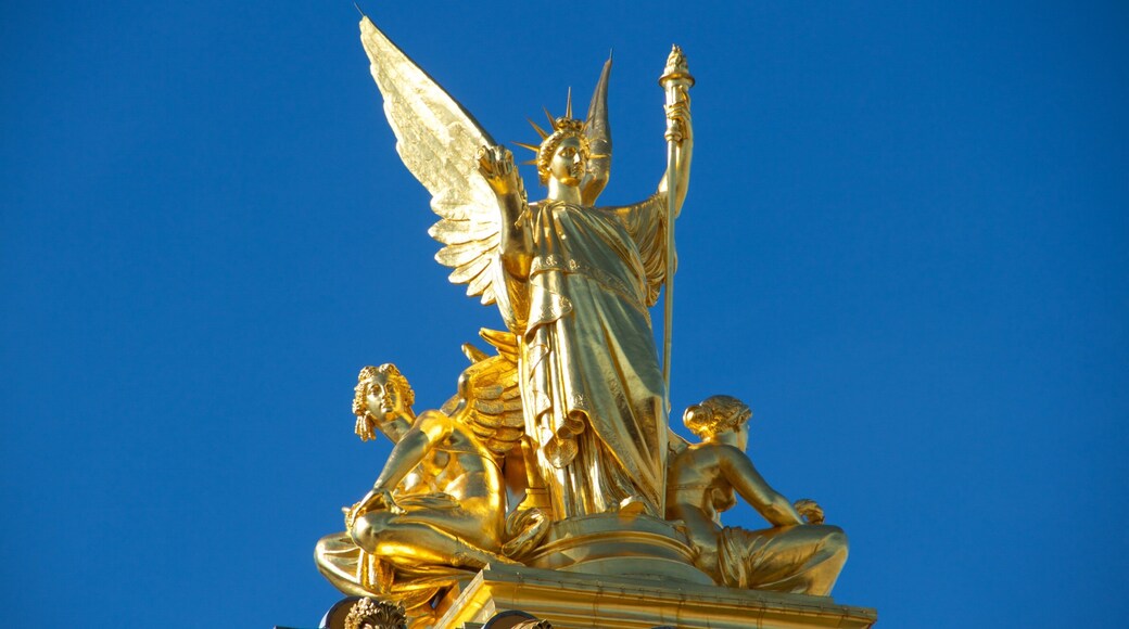 巴黎 其中包括 雕像或雕塑 和 懷舊元素