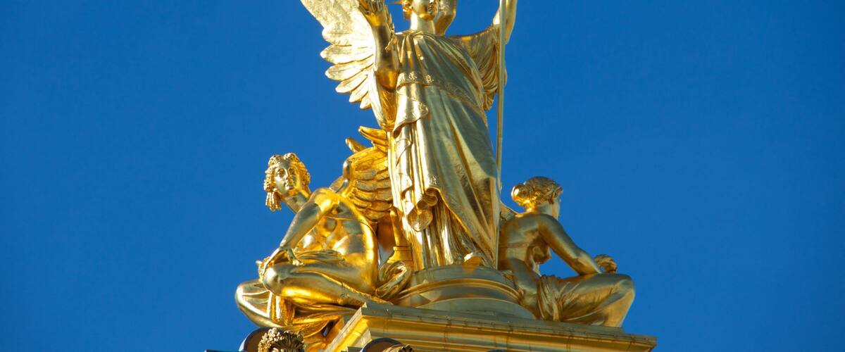 Paris có tính năng pho tượng và di sản