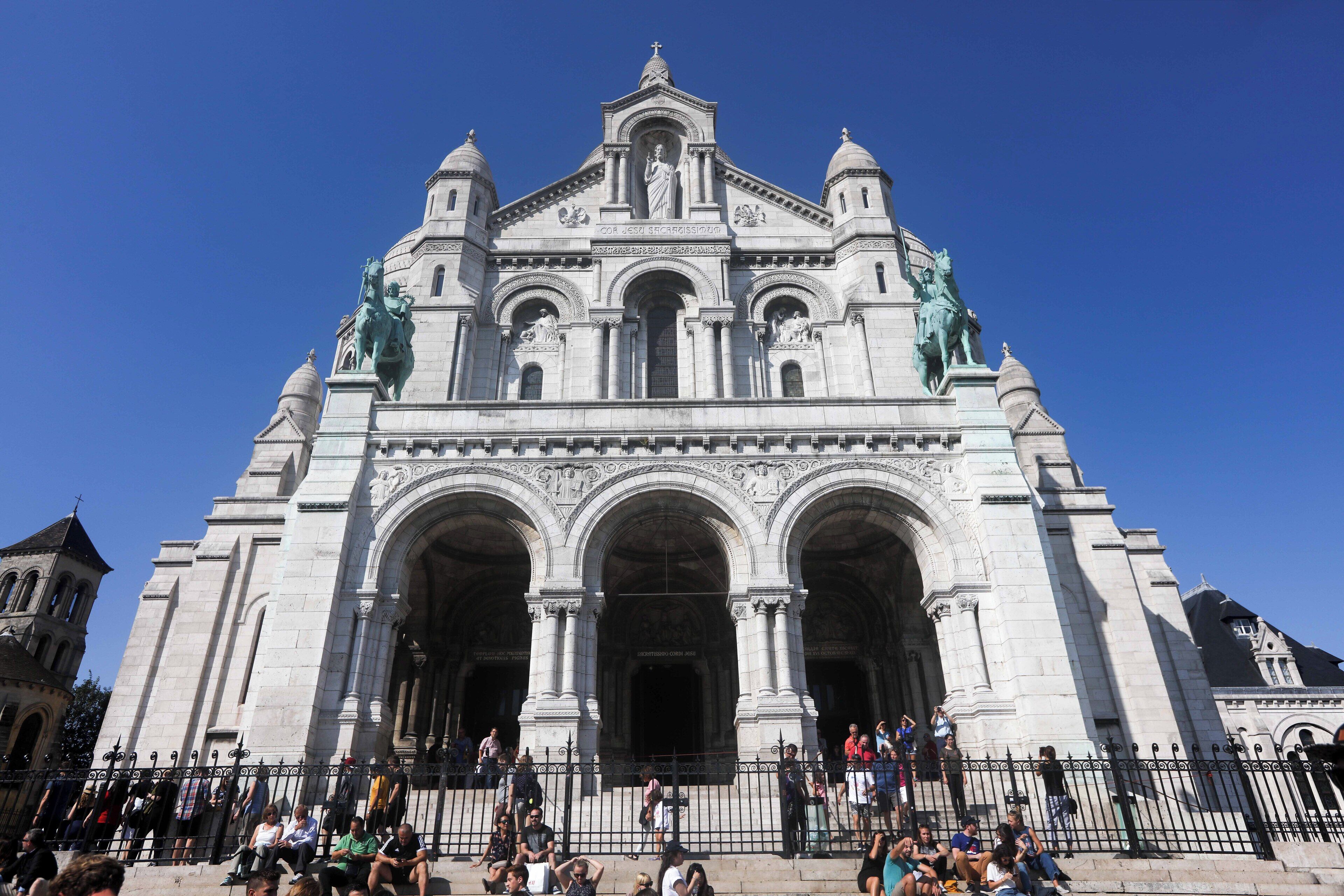 Paris_BasilicaoftheSacredHeartofParis_502240__05