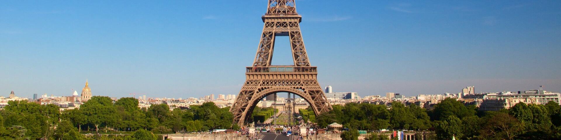 7th Arrondissement showing landscape views and a monument