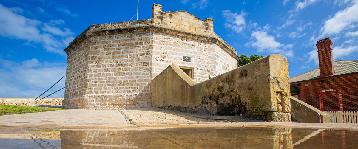 Round House featuring heritage architecture