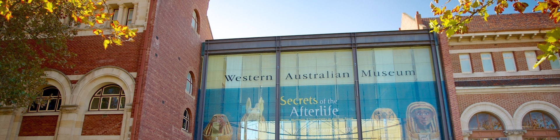 Western Australian Museum mostrando una ciudad y señalización