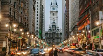 City Hall featuring street scenes, heritage architecture and a city
