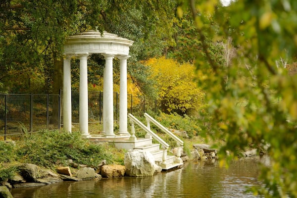 Morris Arboretum welches beinhaltet Teich und Garten