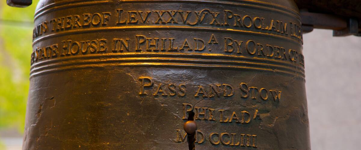 Liberty Bell Center mettant en vedette signalisation