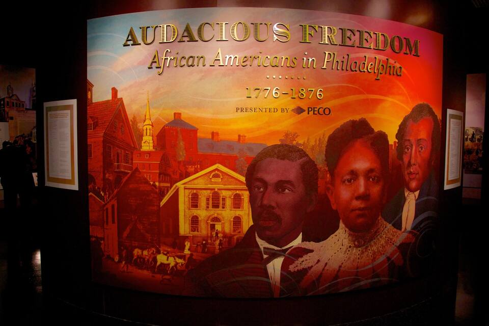 Una exposición histórica titulada 'Audacious Freedom: African Americans in Philadelphia 1776-1876'.