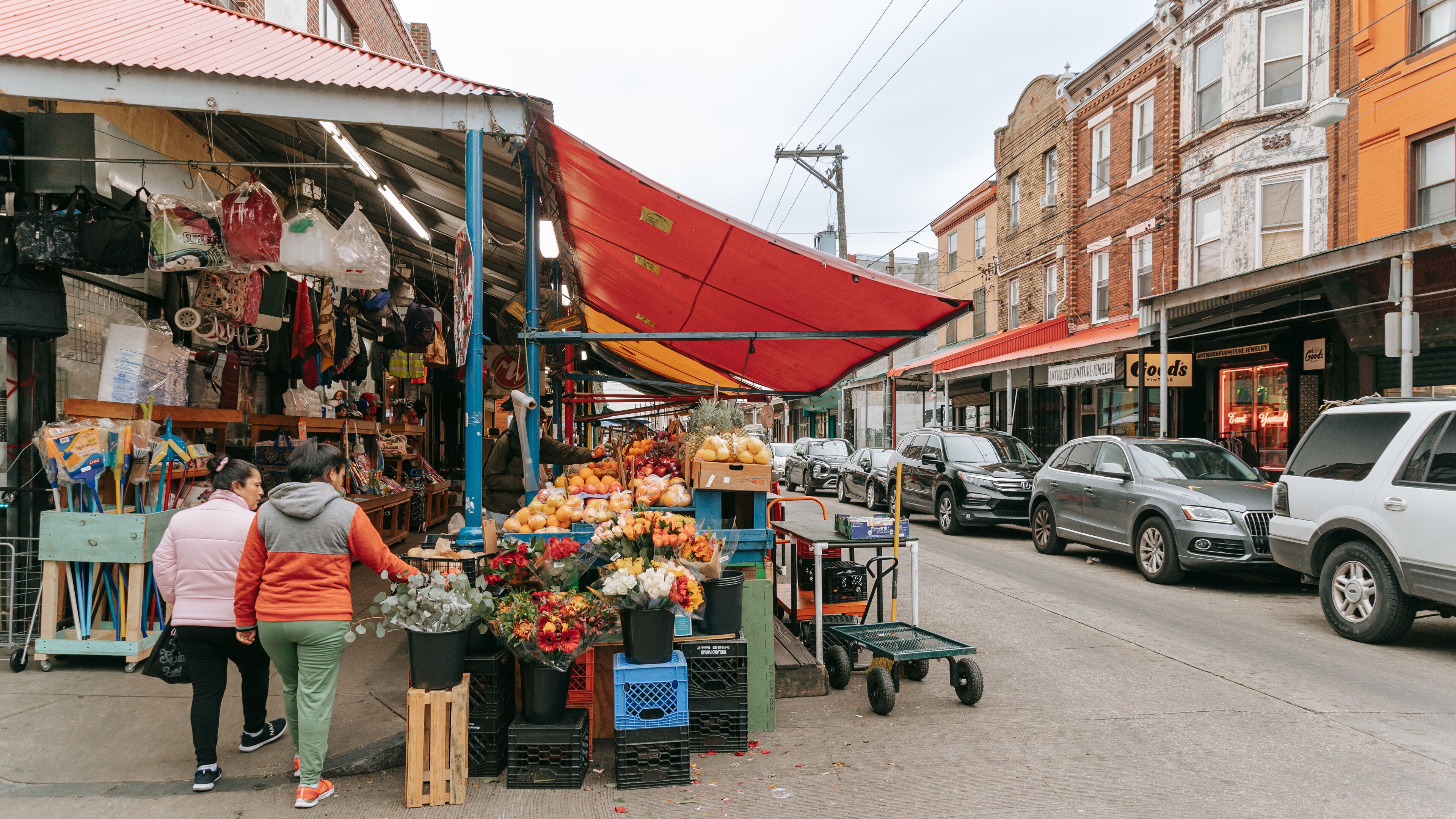 Italian Market featuring markets, food and street scenes