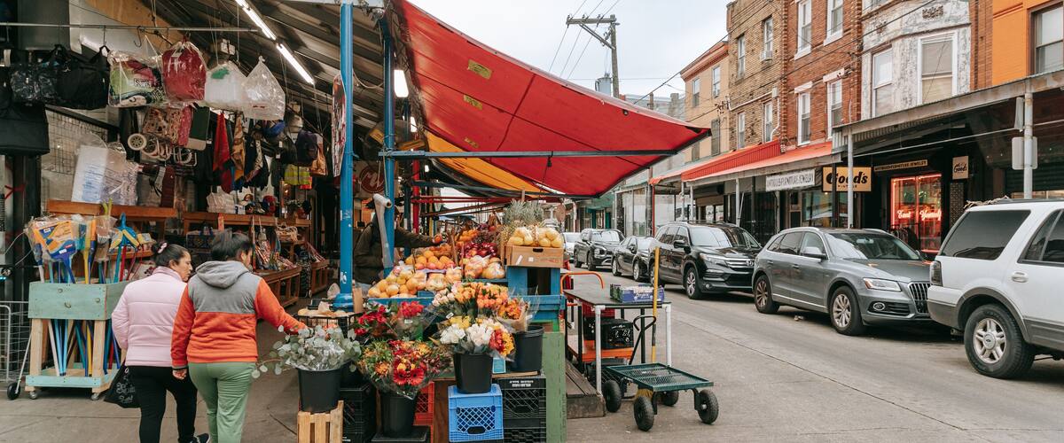 Italian Market featuring markets, food and street scenes