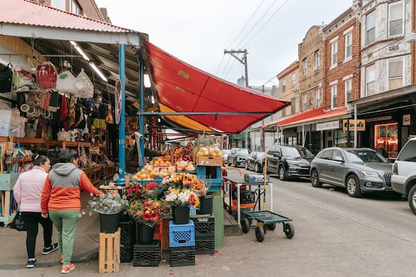 Italian Market featuring markets, food and street scenes