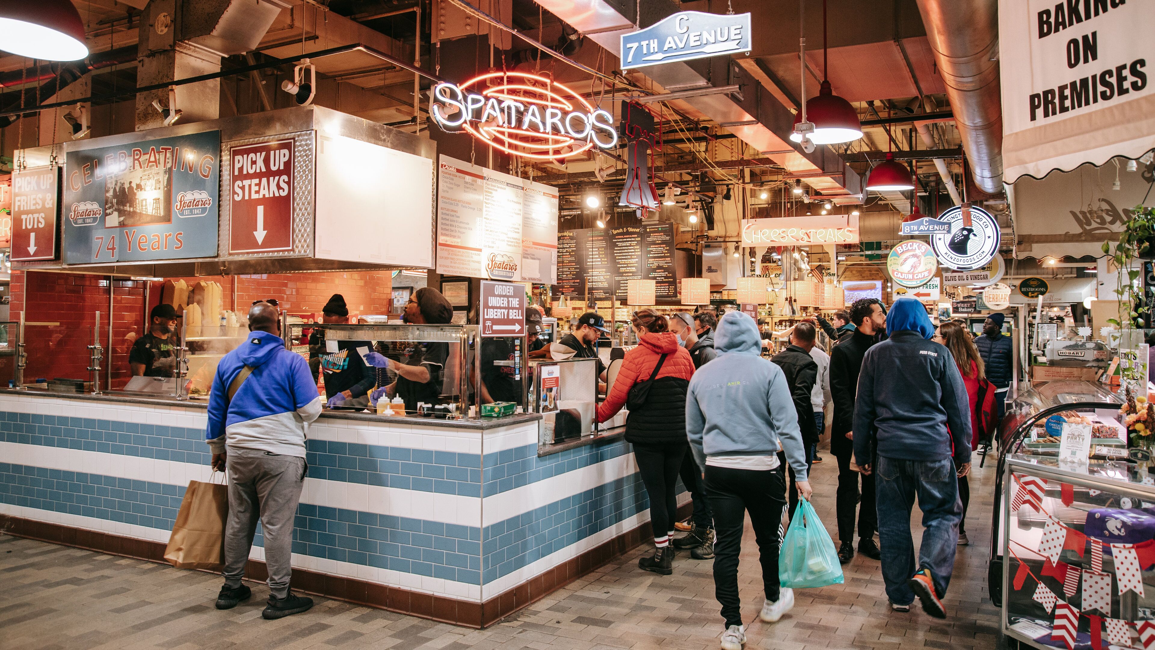Reading Terminal Market showing markets, interior views and signage
