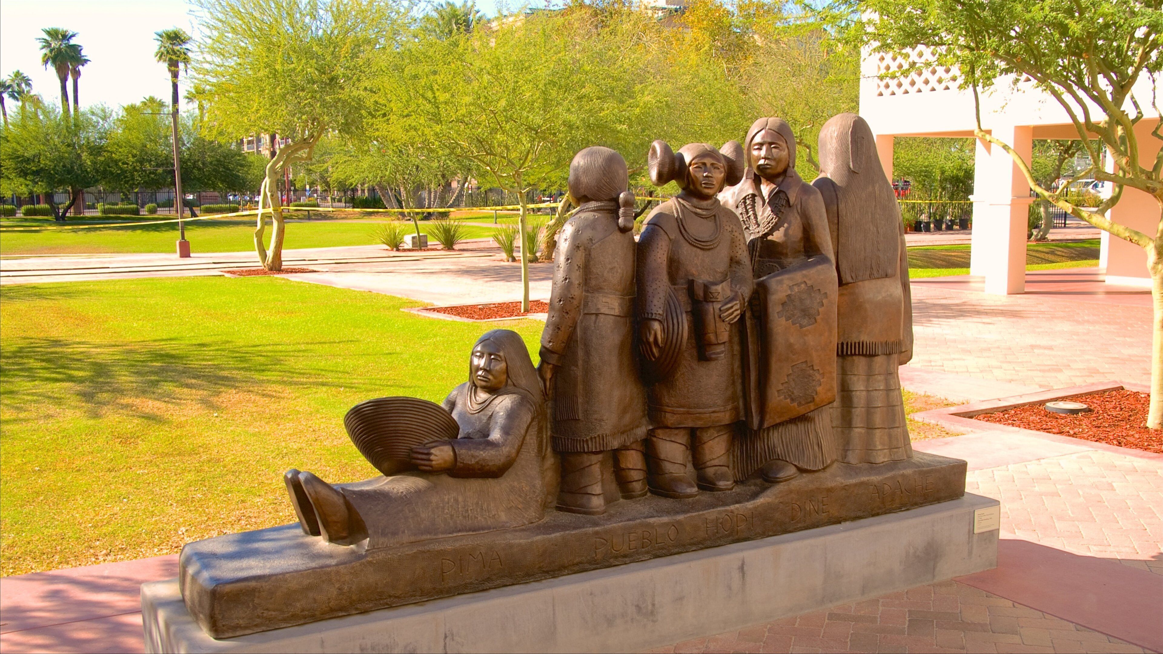 Heard Museum featuring a statue or sculpture and outdoor art