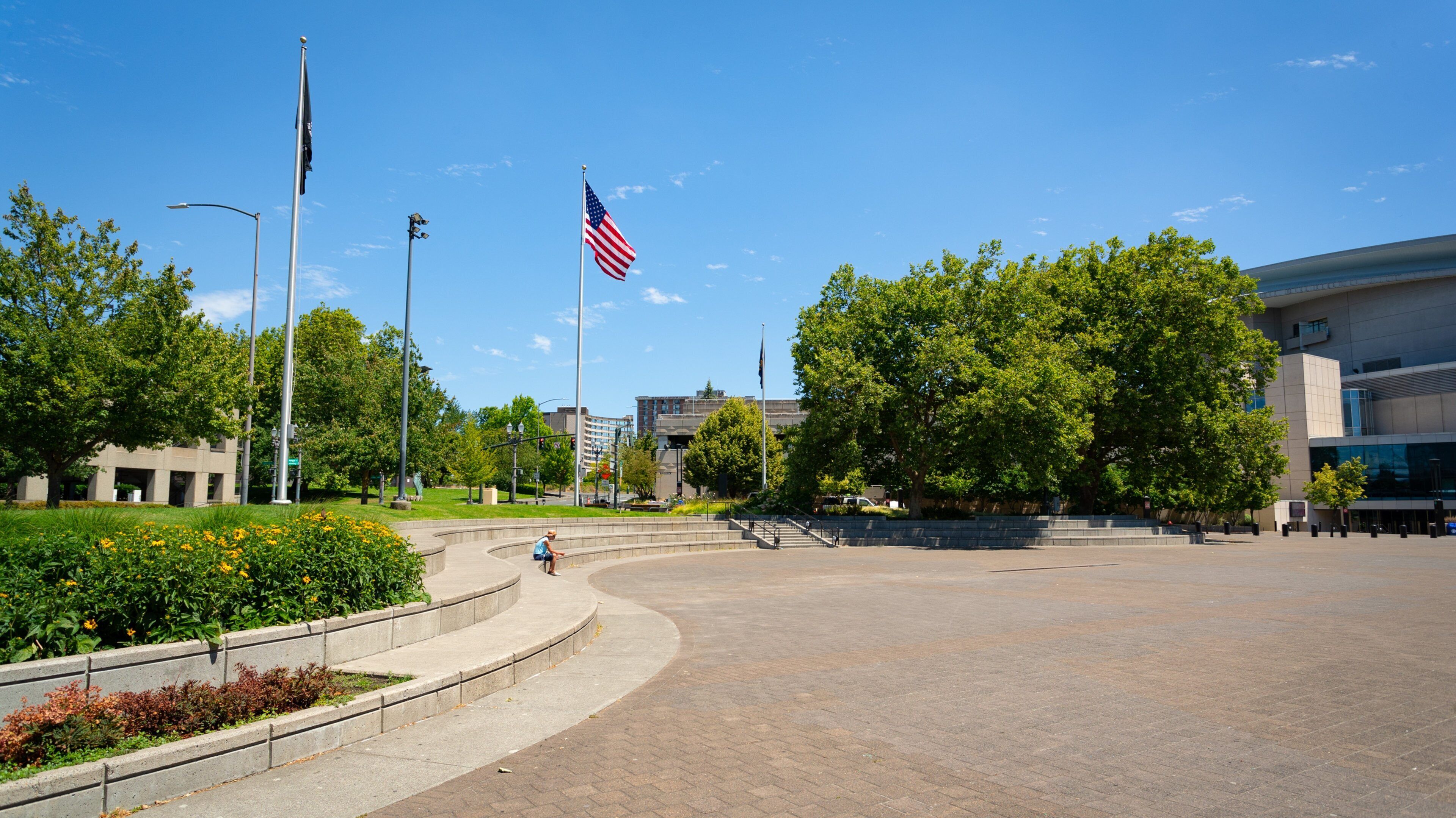 Veterans Memorial Coliseum featuring a square or plaza and a park