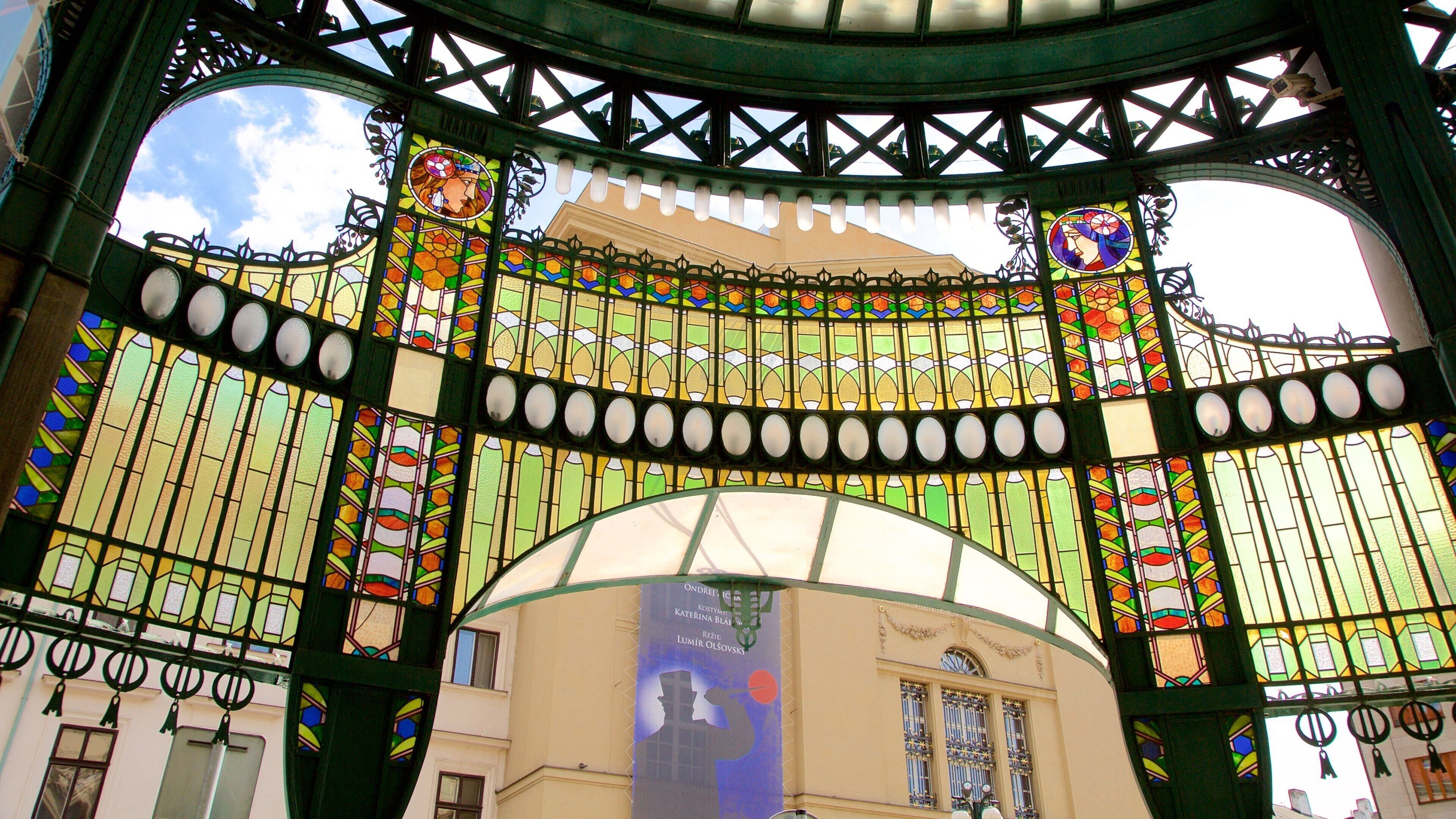 Municipal House Hall showing interior views and art