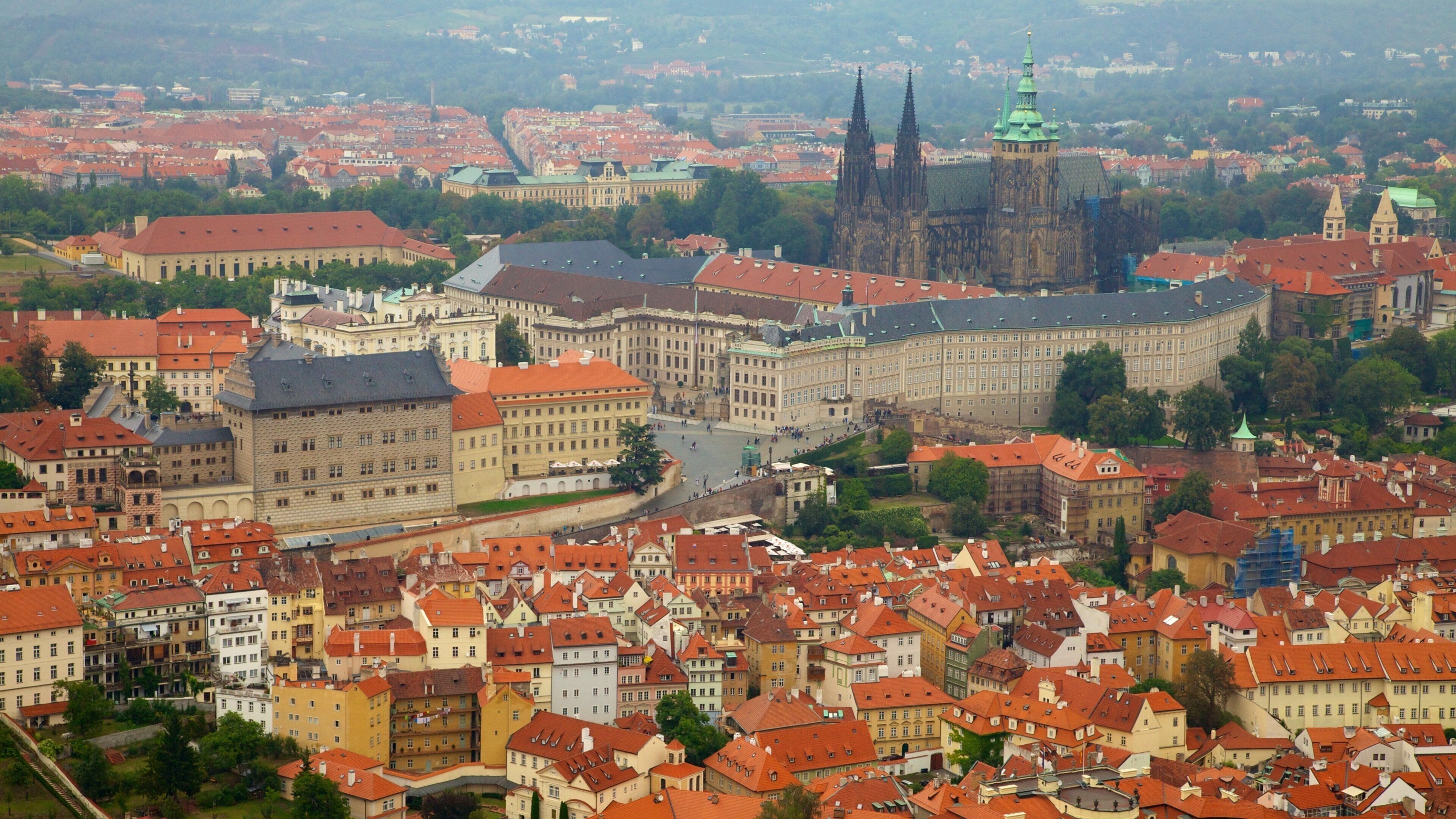 Sv. Víta Katedral og byder på en kirke eller en katedral, en by og historiske bygningsværker