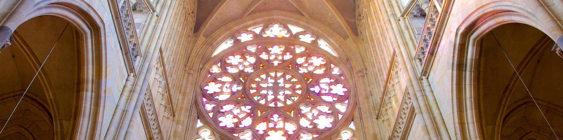 Catedral de San Vito mostrando arquitectura patrimonial, una iglesia o catedral y aspectos religiosos