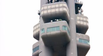 Torre de TV de Zizkov mostrando arquitetura moderna