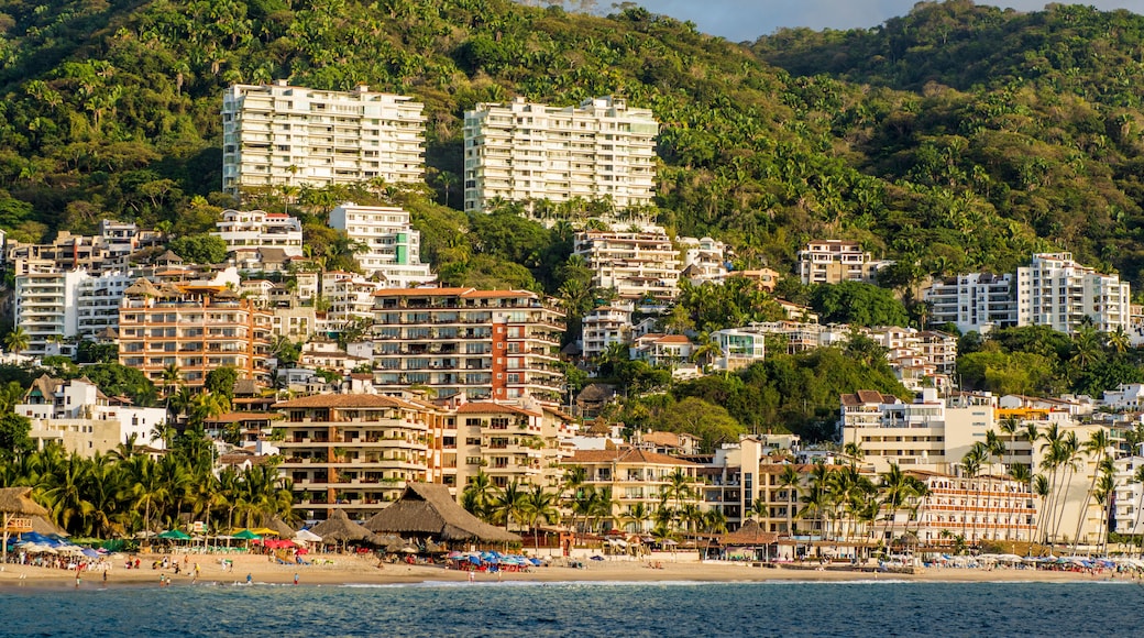 Skyline and Playa Los Muertos beach, Puerto Vallarta, Jalisco, Mexico.