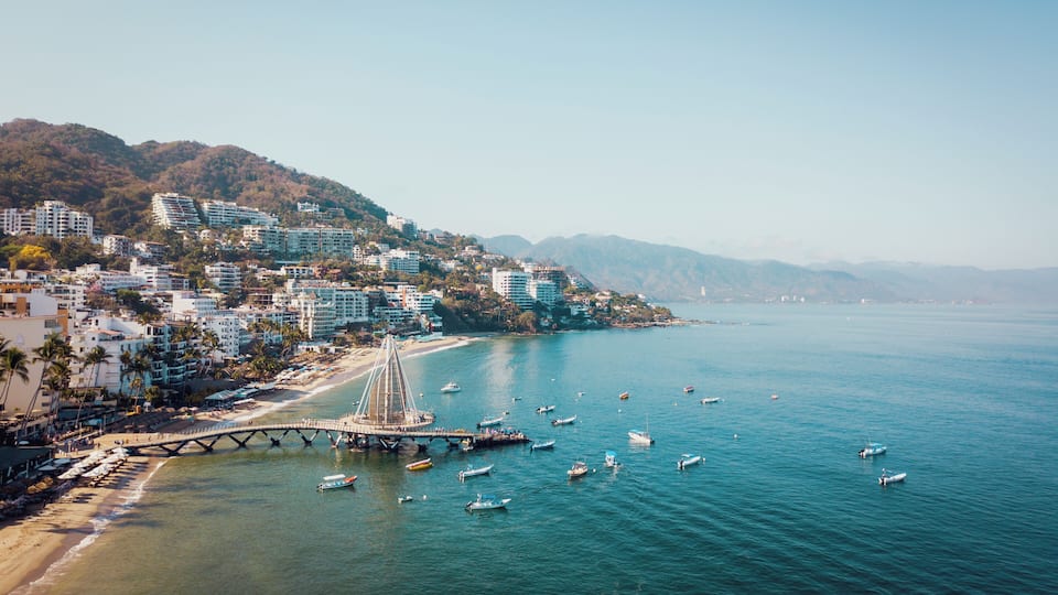 Mexico, Jalisco, Aerial view of Playa Los Muertos, beach and pier in Puerto Vallarta