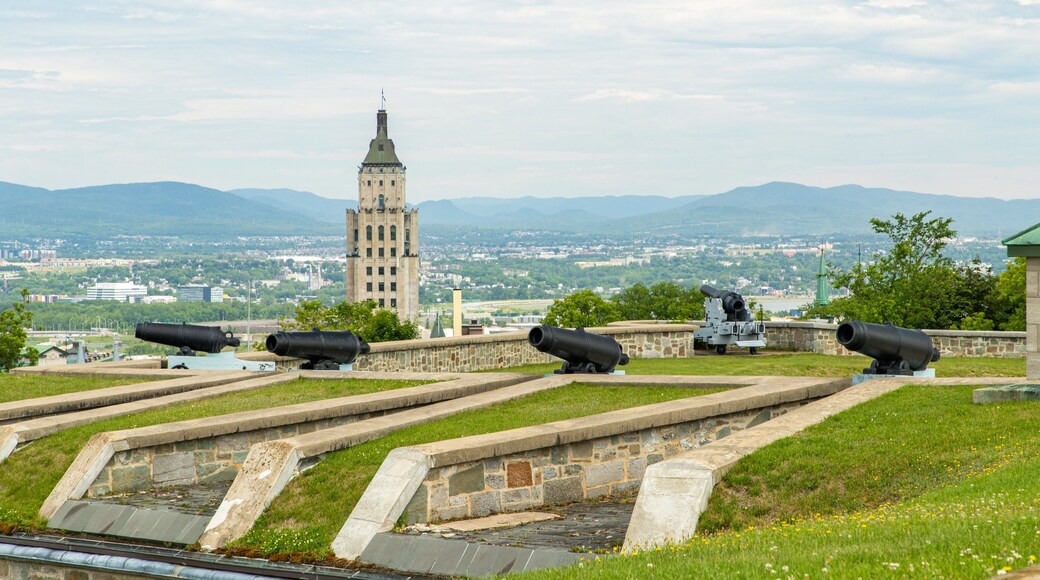 Citadelle of Quebec featuring heritage elements, a park and military items