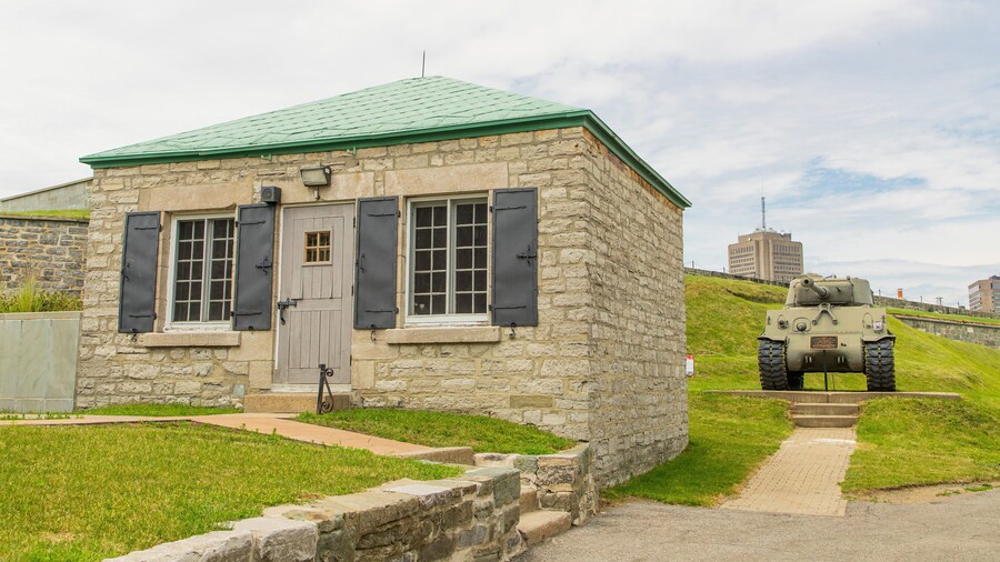 Citadelle of Quebec which includes heritage elements and military items