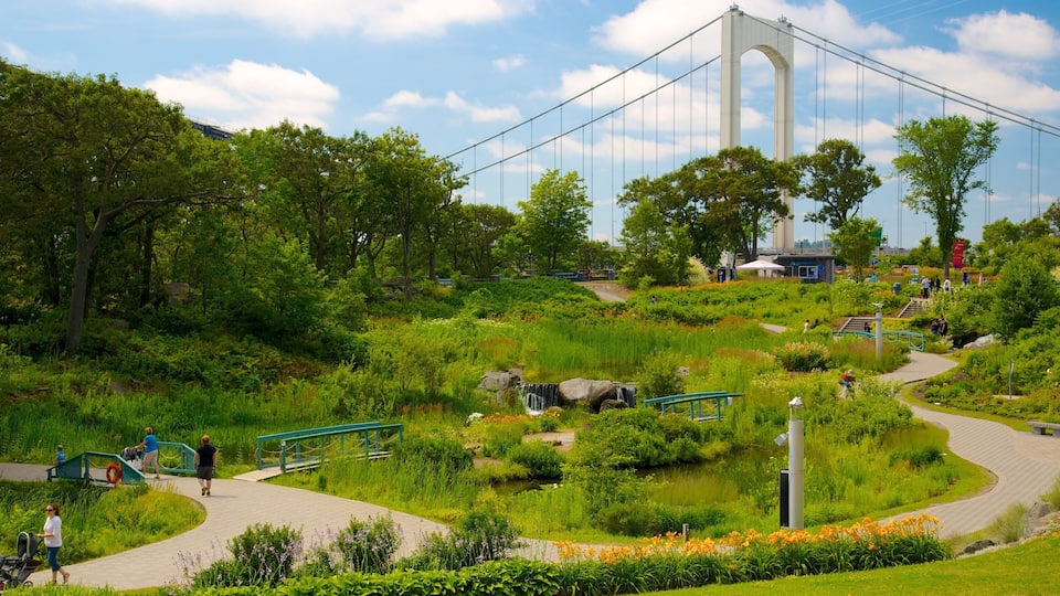 Quebec vannpark fasiliteter samt bro og park