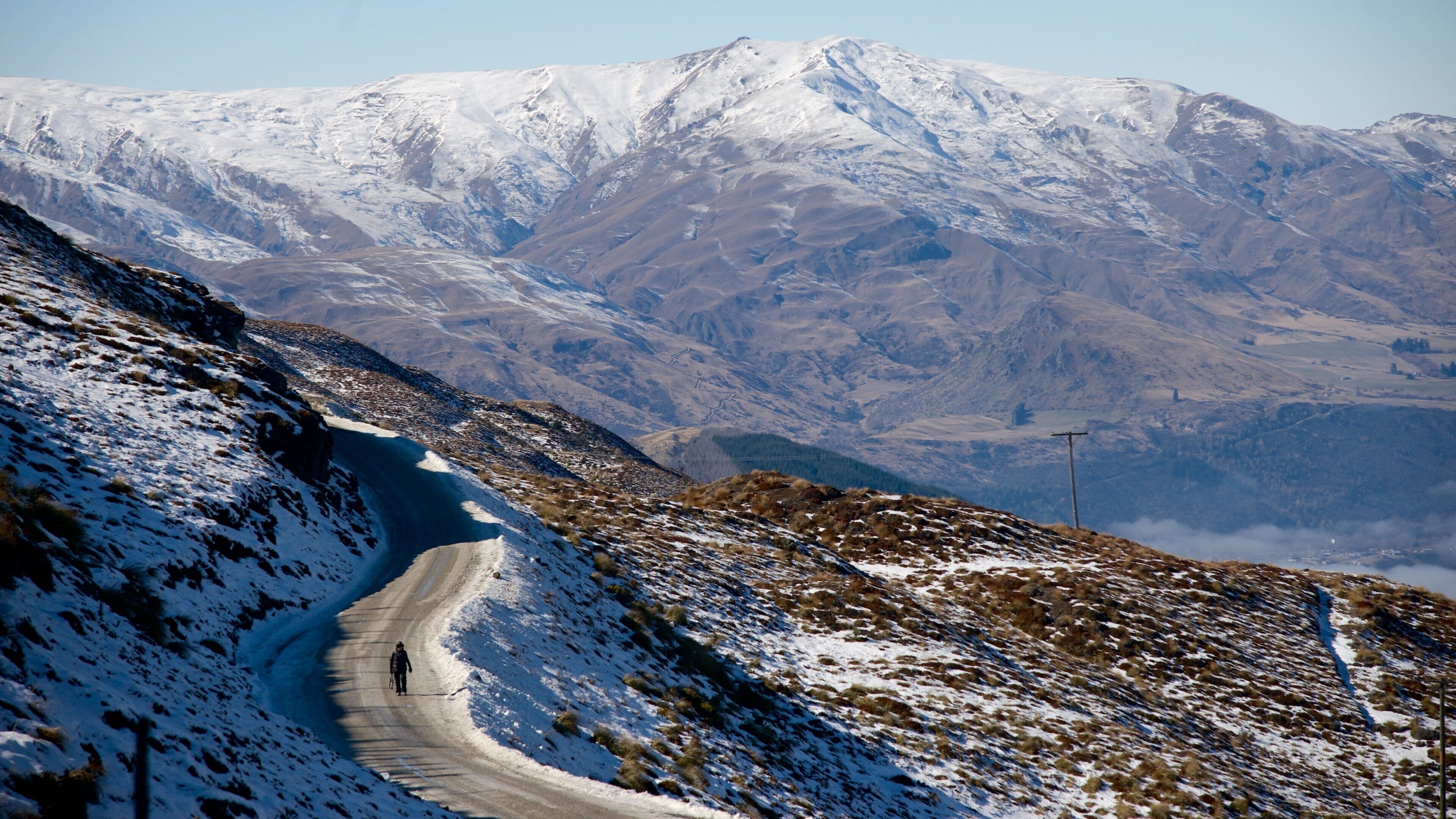 Coronet Peak Ski Area showing snow, tranquil scenes and mountains
