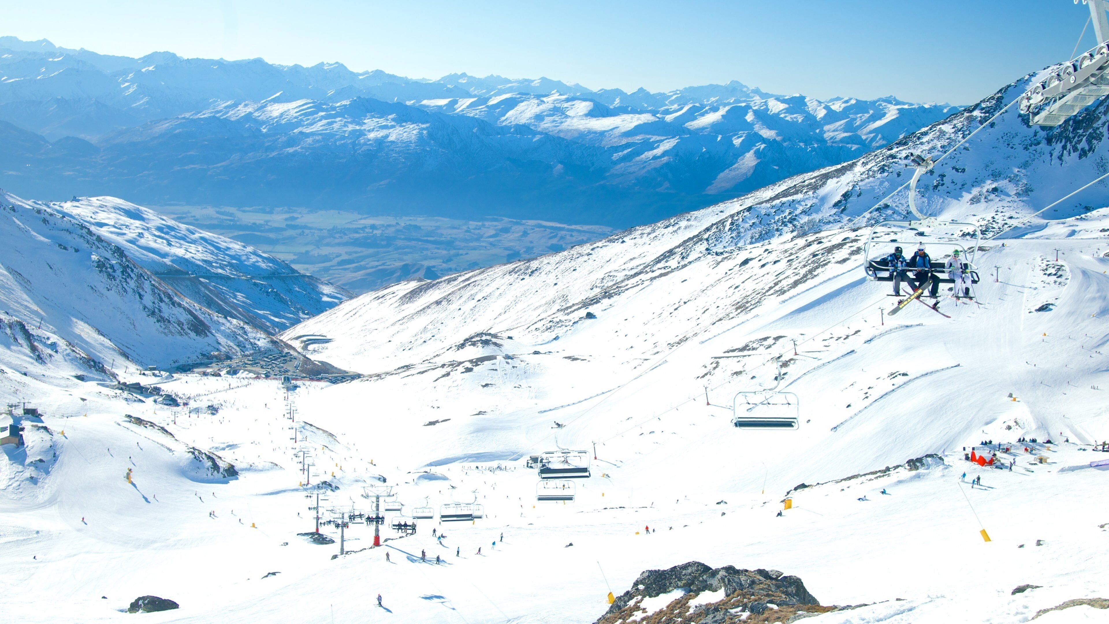 The Remarkables Ski Area which includes a gondola, landscape views and snow