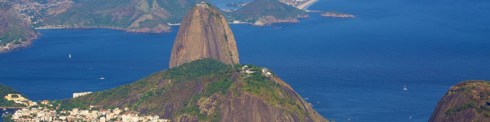 Corcovado showing mountains
