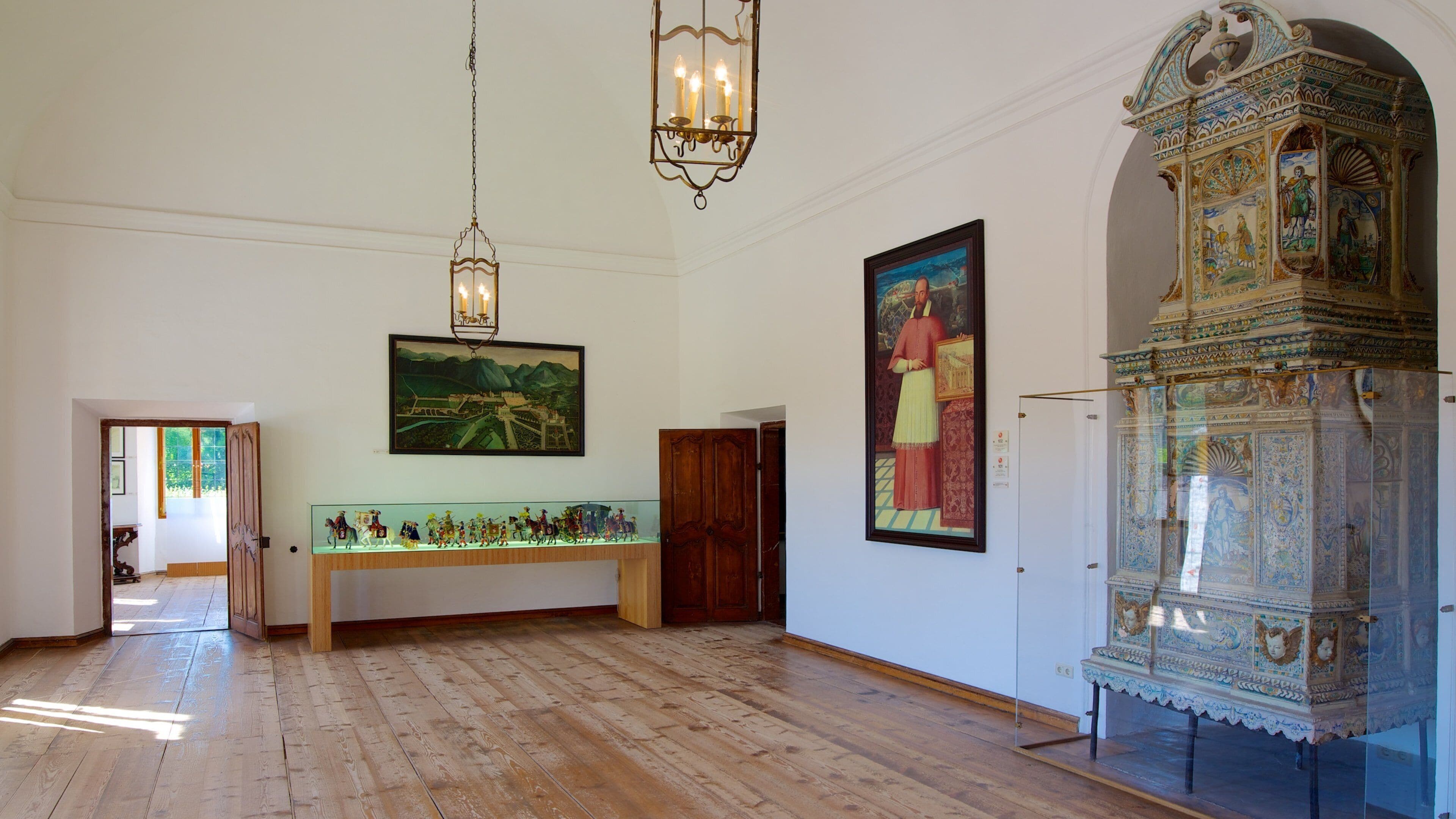 Hellbrunn Palace showing interior views and art