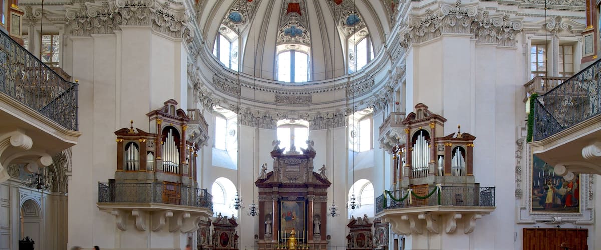 Catedral de Salzburgo mostrando elementos del patrimonio, una iglesia o catedral y aspectos religiosos