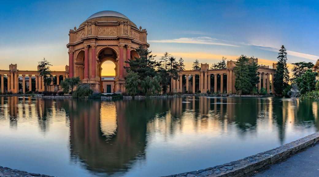 Palace of Fine Arts at sunset in San Francisco California