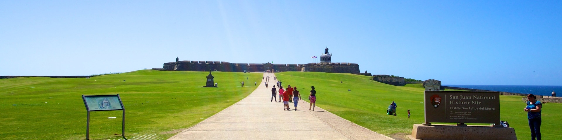 El Morro which includes chateau or palace