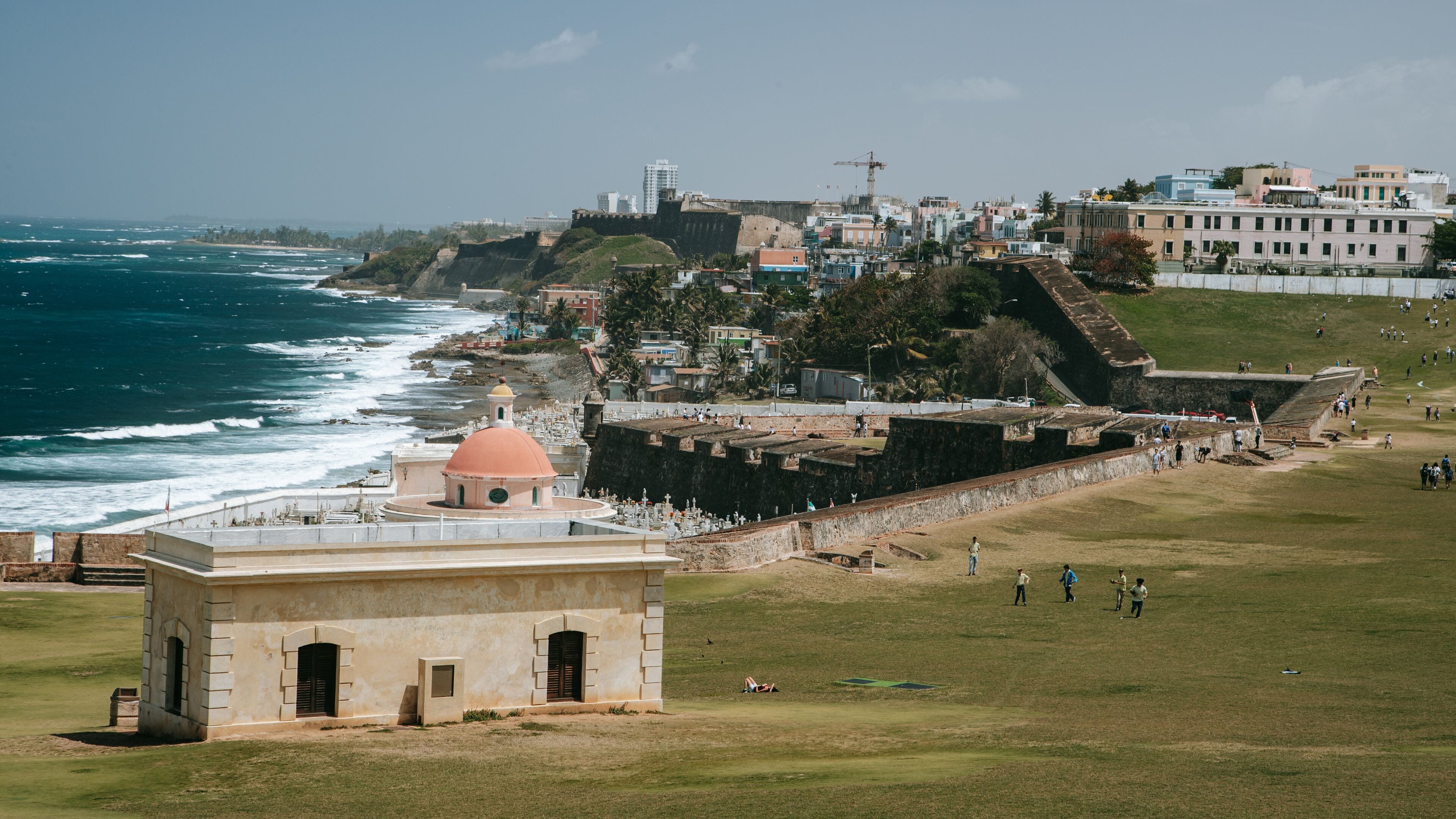 Castillo San Felipe del Morro showing landscape views, heritage architecture and general coastal views